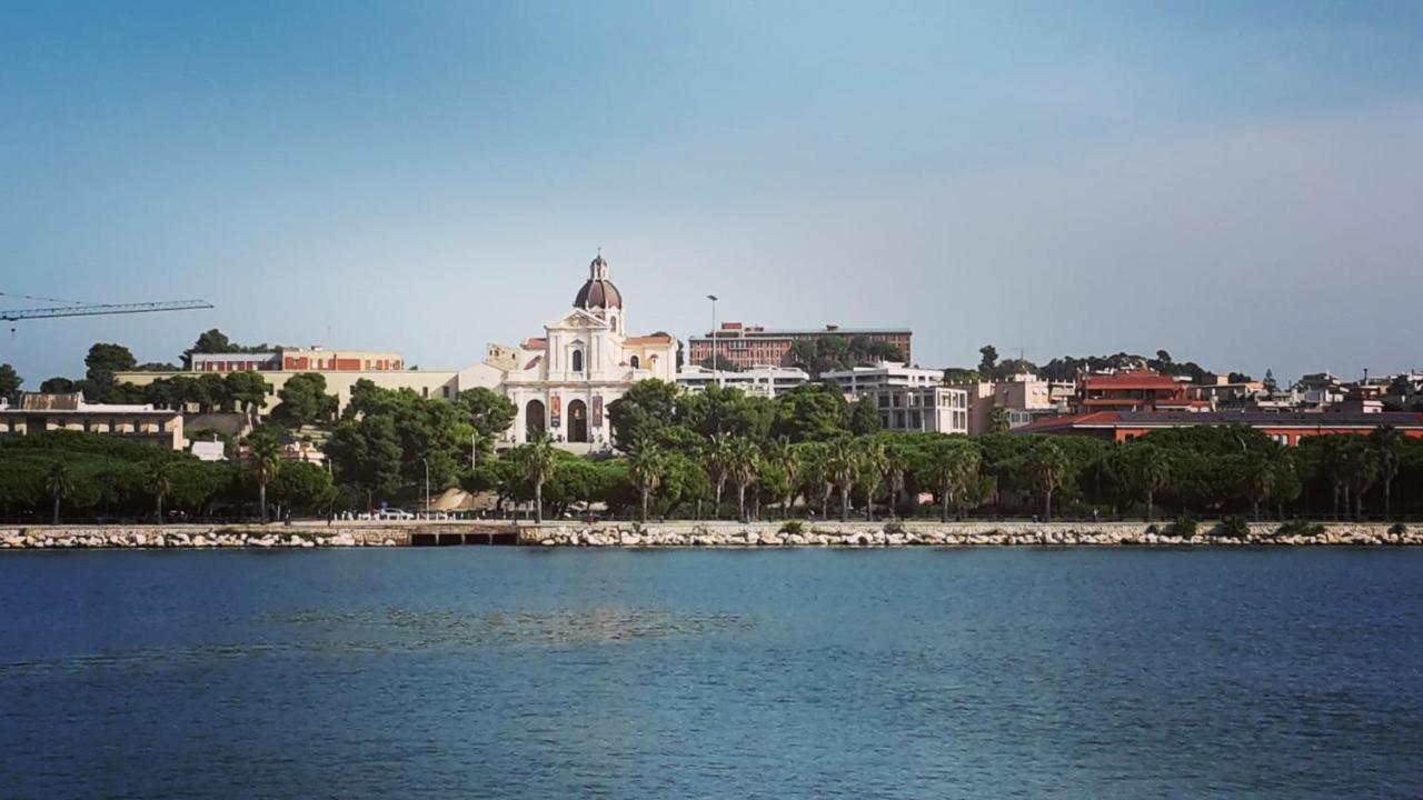 Apartment Vsg25 Nel Centro Di Cagliari Eksteriør billede